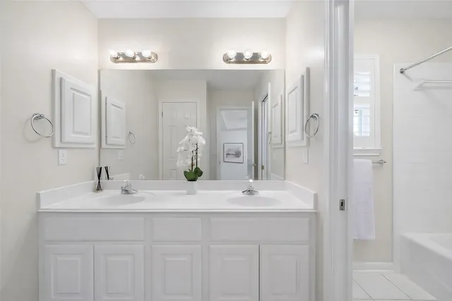 $975,000 | 5100 Hadle Cove, Austin, TX 78730