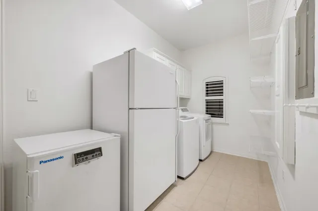 $975,000 | 5100 Hadle Cove, Austin, TX 78730