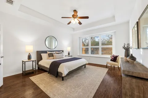 $975,000 | 5100 Hadle Cove, Austin, TX 78730