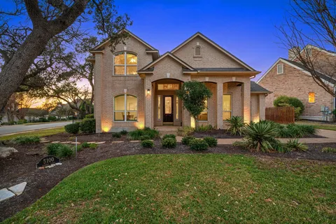 $975,000 | 5100 Hadle Cove, Austin, TX 78730