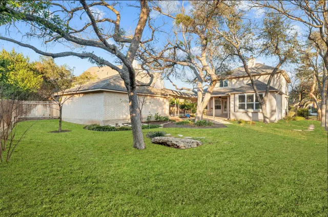 $975,000 | 5100 Hadle Cove, Austin, TX 78730