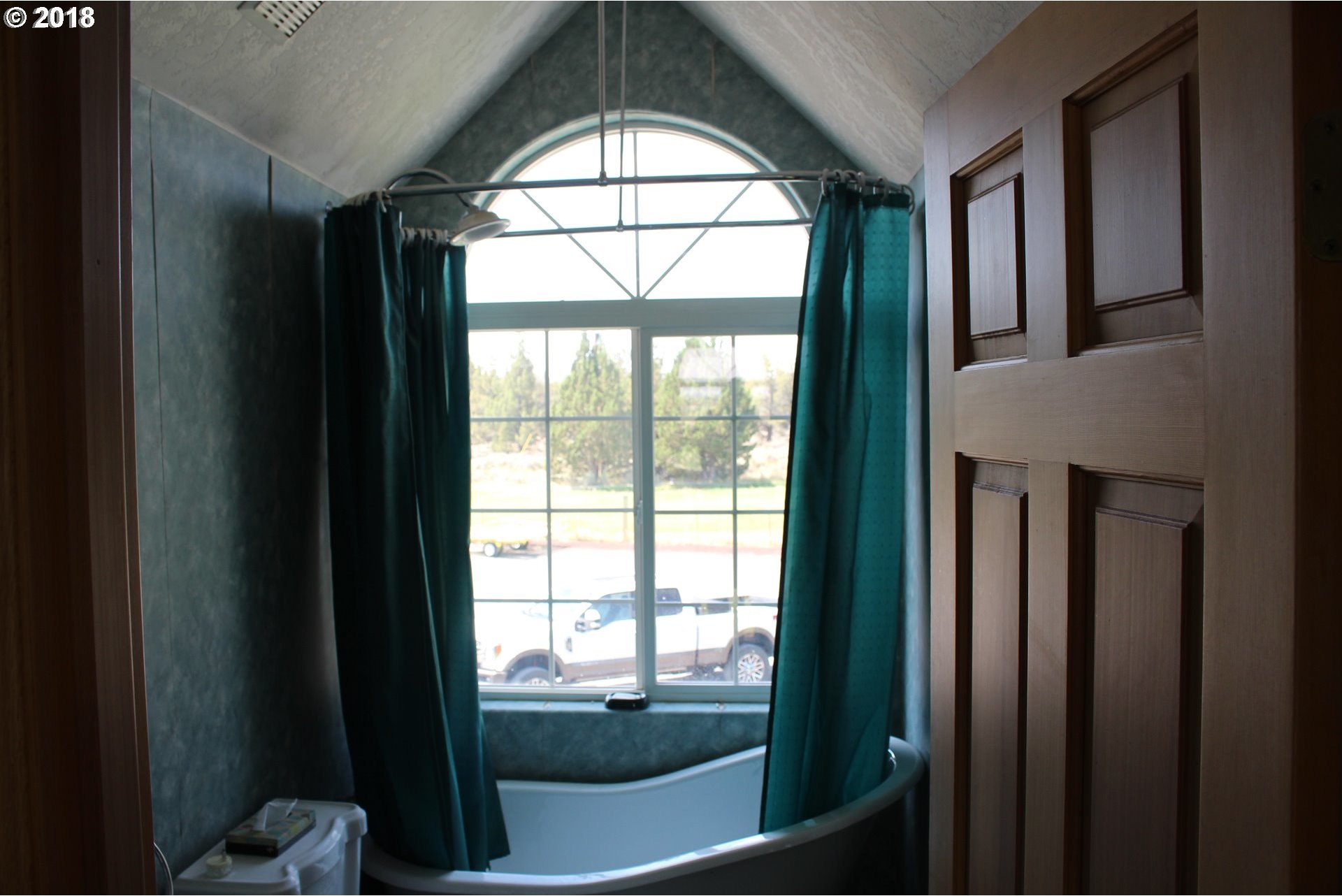 24585 Dodds Road Bend, OR 97701 - Photo 28 of 32