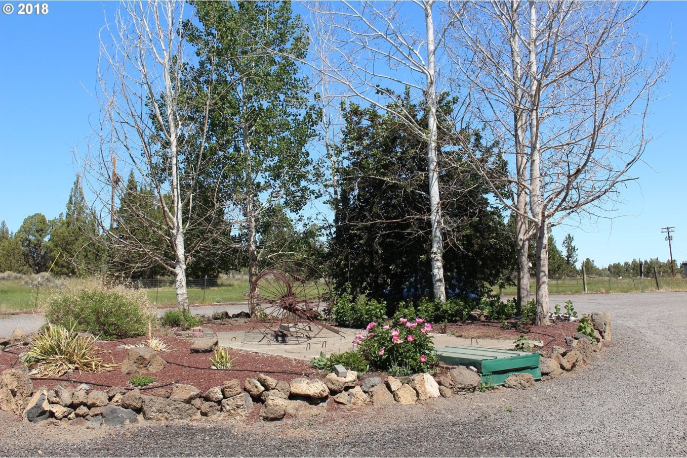 24585 Dodds Road Bend, OR 97701 - Photo 4 of 32