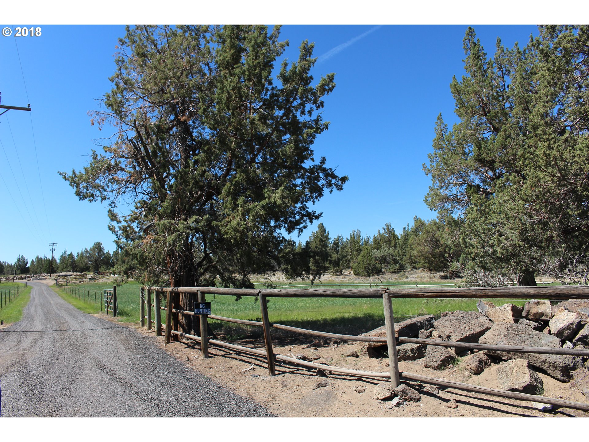 24585 Dodds Road Bend, OR 97701 - Photo 5 of 32