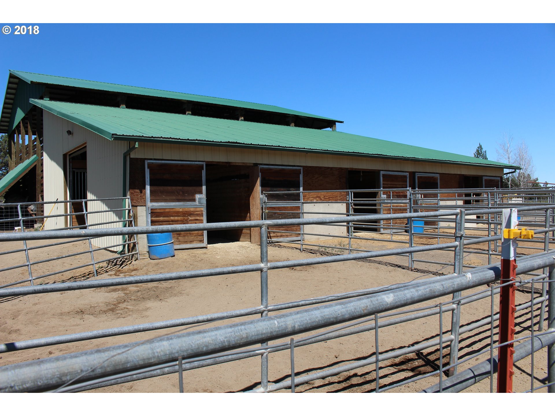 24585 Dodds Road Bend, OR 97701 - Photo 7 of 32