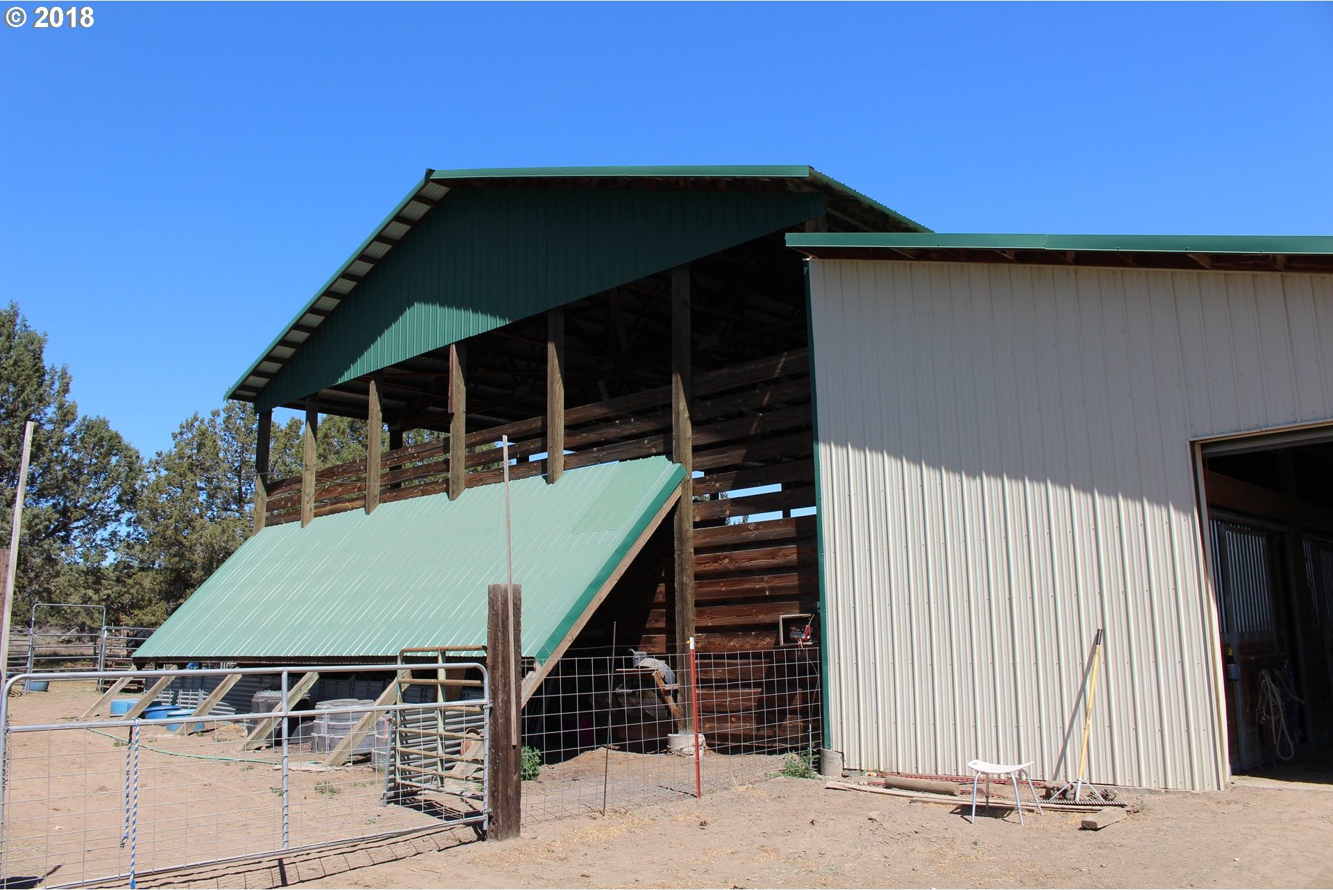 24585 Dodds Road Bend, OR 97701 - Photo 10 of 32