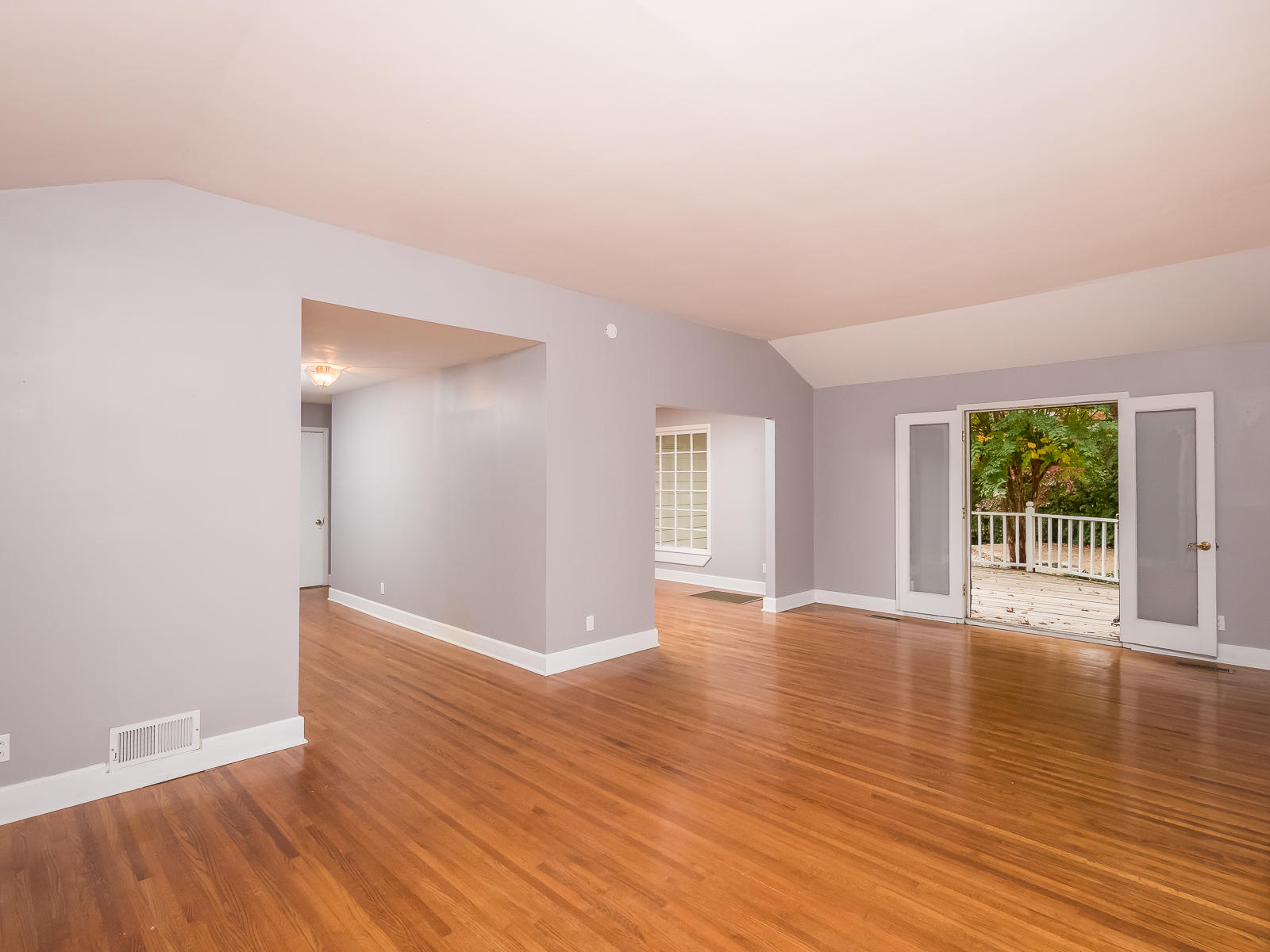 1408 Aladdin Road Lookout Mountain, GA 30750 - Photo 3 of 30 Hardwood Floors Throughout.