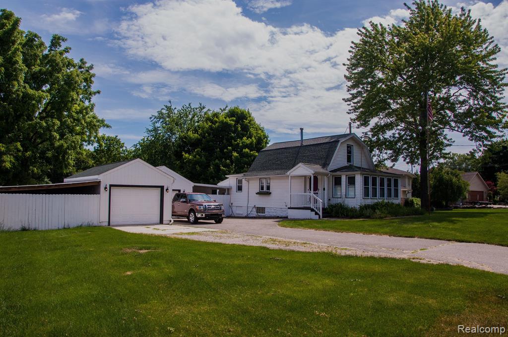 1235 Harding Avenue Rochester Hills, MI 48307 - Photo 1 of 81