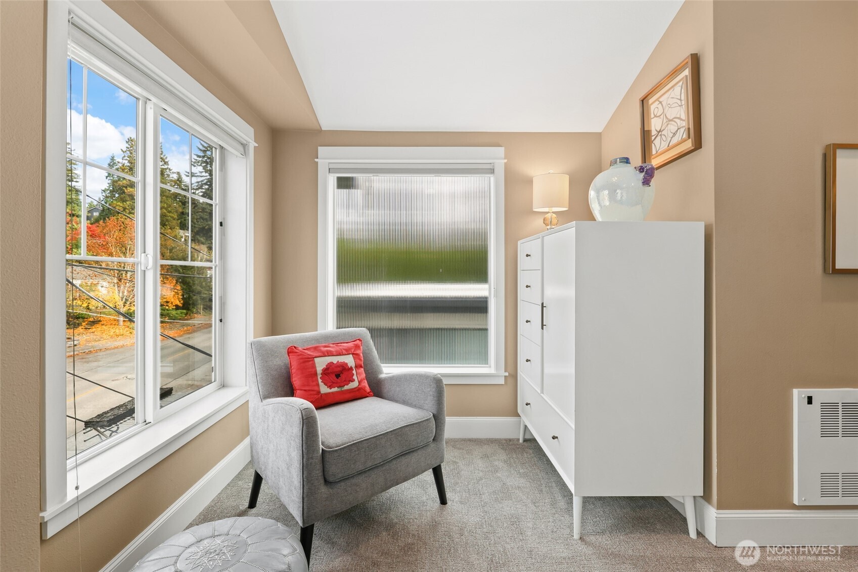 4535 Northeast 55th Street Seattle, WA 98105 - Photo 12 of 21