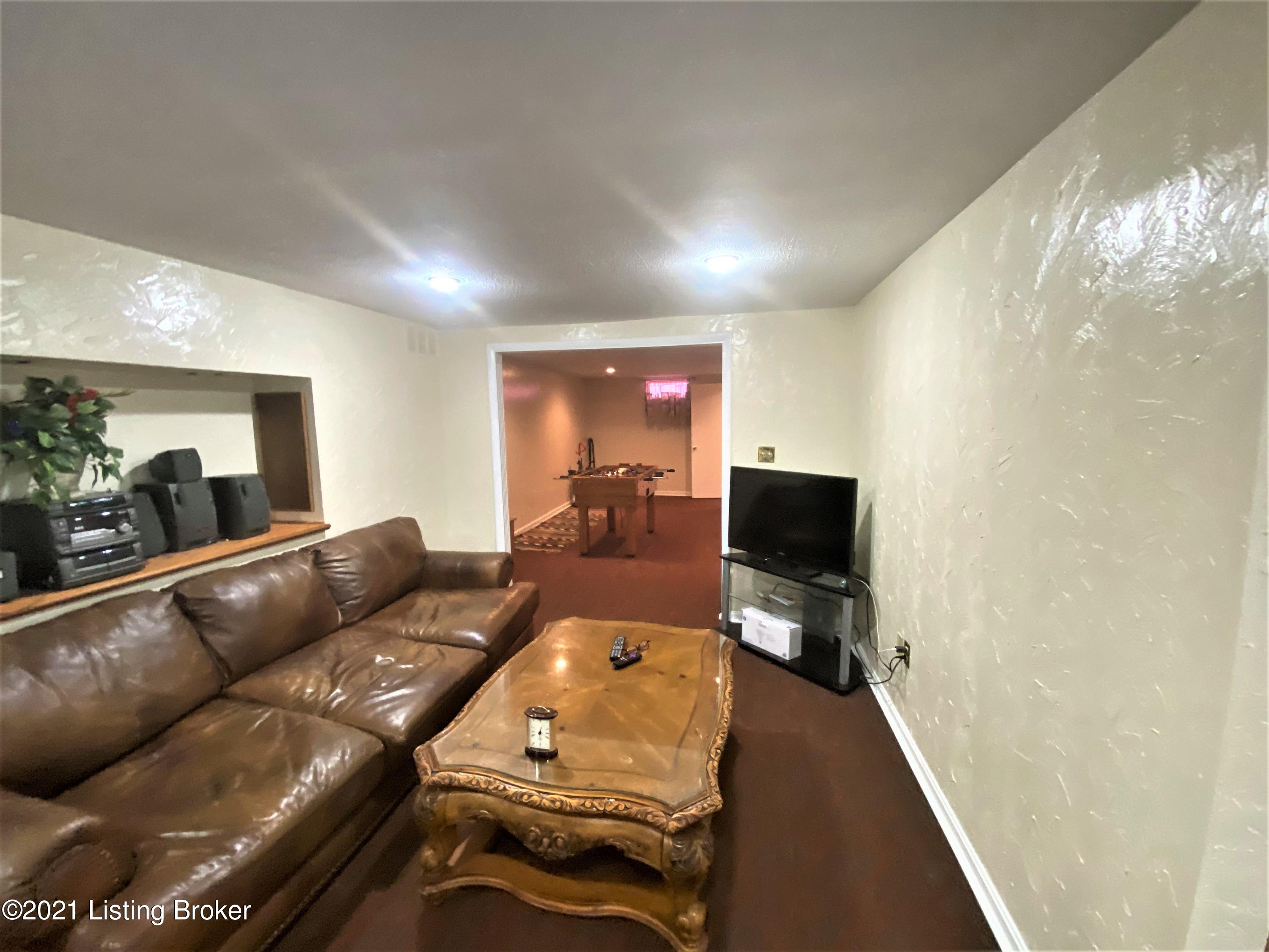 7216 Ridge Creek Road Louisville, KY 40291 - Photo 18 of 86 IMG_6170