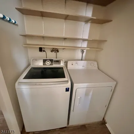 $259,900 | 93 Overlook Drive, Clinton, NJ 08809