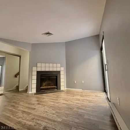 $259,900 | 93 Overlook Drive, Clinton, NJ 08809