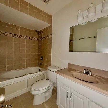 $259,900 | 93 Overlook Drive, Clinton, NJ 08809