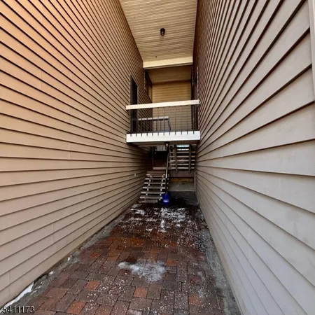 $259,900 | 93 Overlook Drive, Clinton, NJ 08809