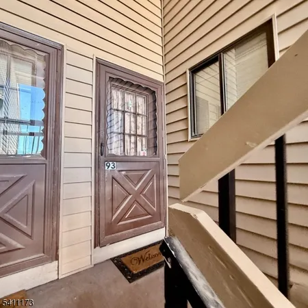 $259,900 | 93 Overlook Drive, Clinton, NJ 08809
