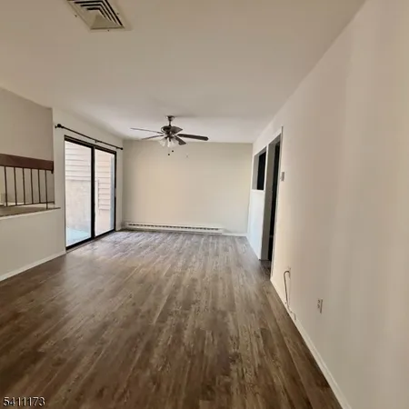 $259,900 | 93 Overlook Drive, Clinton, NJ 08809