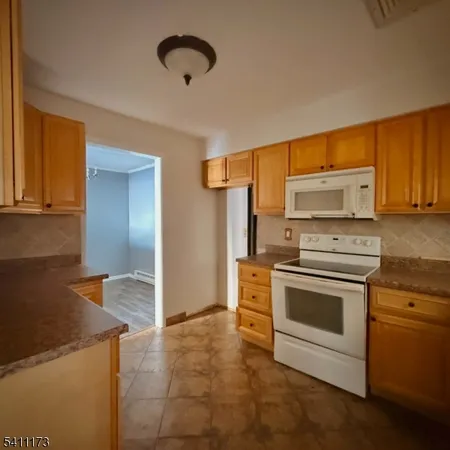 $259,900 | 93 Overlook Drive, Clinton, NJ 08809