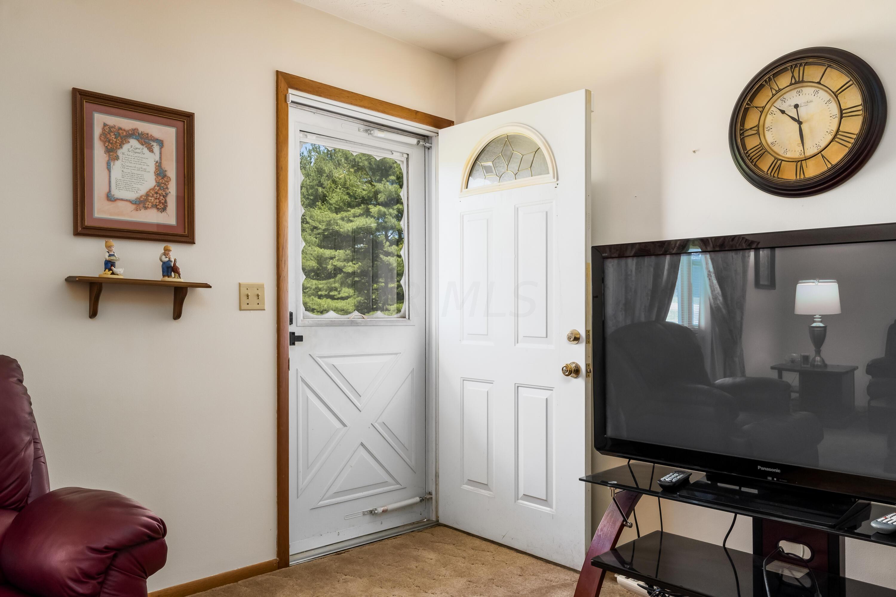 5281 Spring Valley Road London, OH 43140 - Photo 8 of 41 S_-_5281_Spring_Valley_Rd_-_033