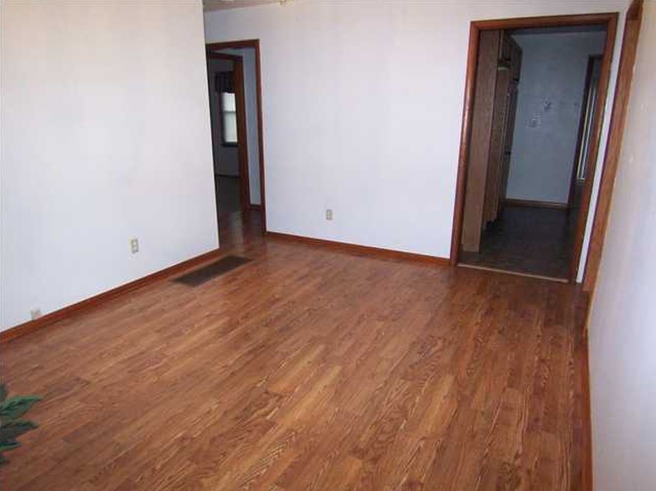 1867 Outer Lake Road Princeton, IN 47670 - Photo 8 of 16 Gallery Image 8