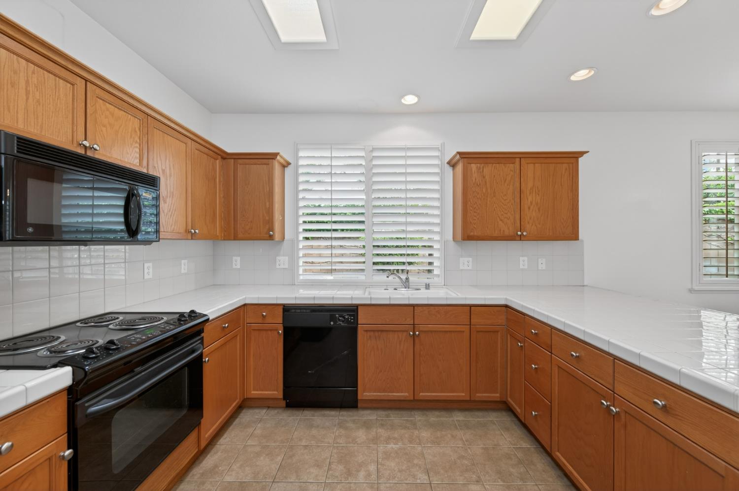 4113 West Cherry Tree Lane Fresno, CA 93722 - Photo 12 of 31