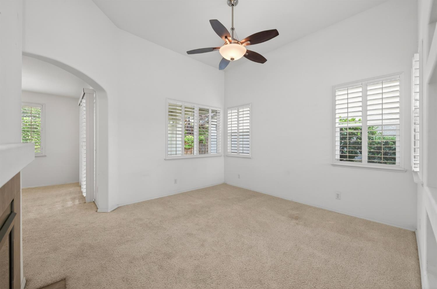 4113 West Cherry Tree Lane Fresno, CA 93722 - Photo 3 of 31