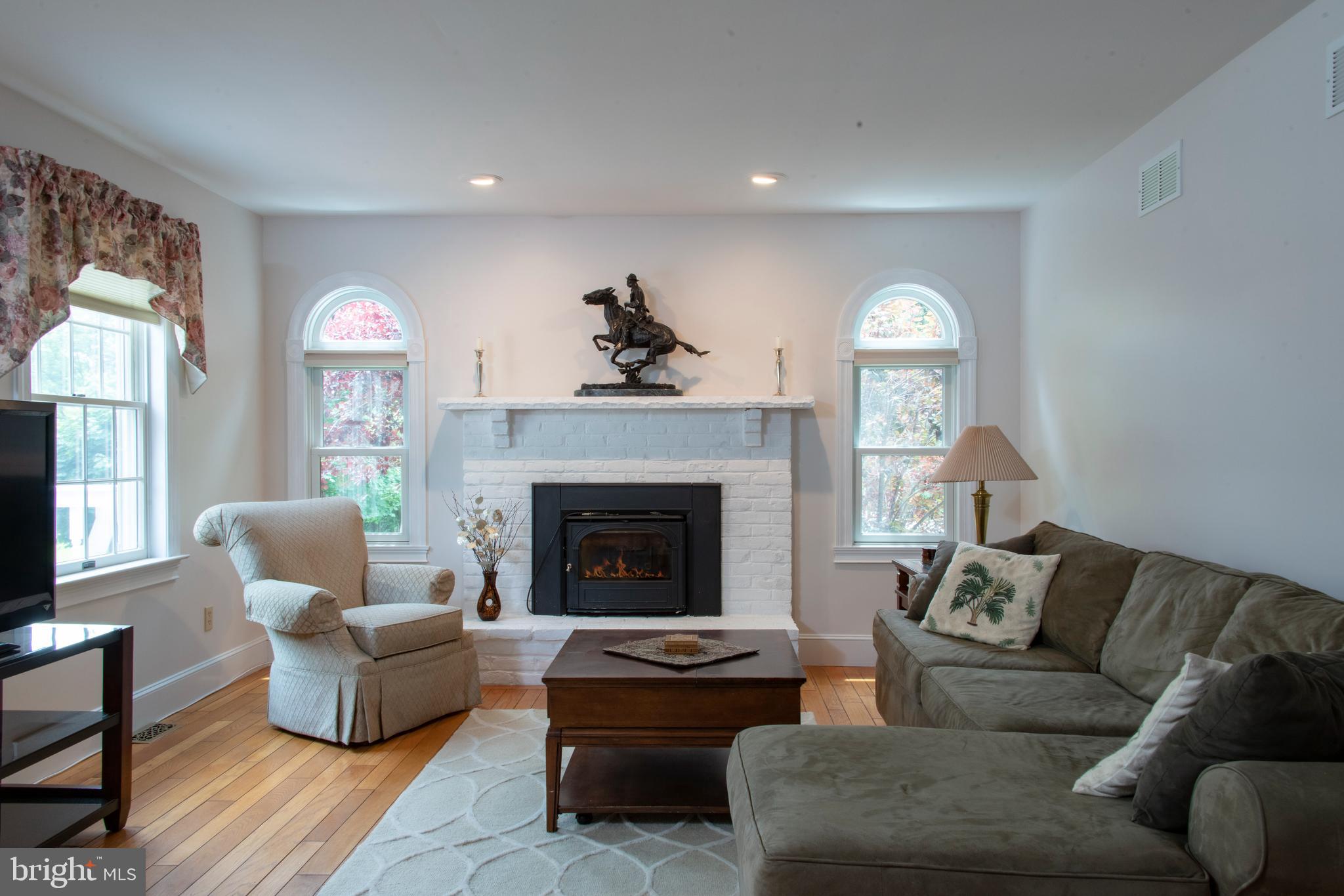 3046 Comfort Road New Hope, PA 18938 - Photo 25 of 57 Great room filled with sunlight