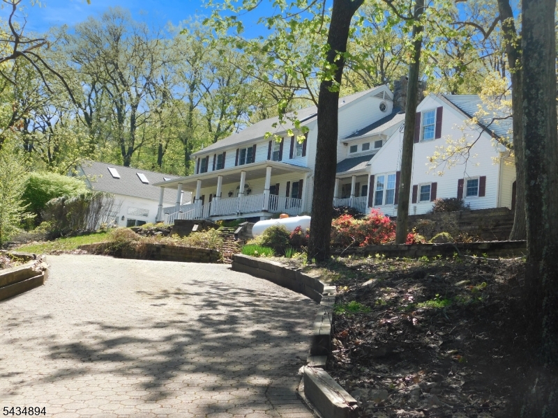 4 Spring Hill Road Annandale, NJ 08801 - Photo 3 of 41