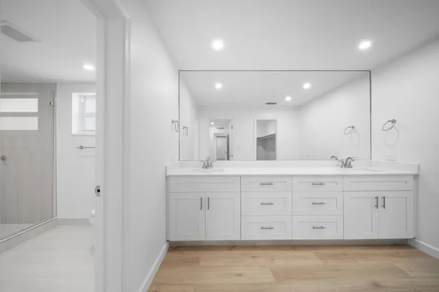 a view of a yard with plants