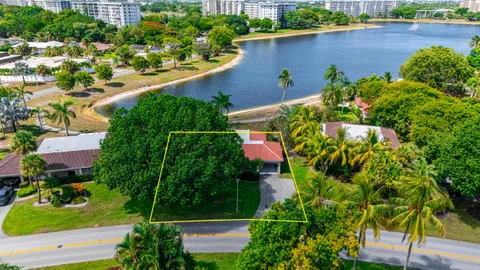 $549,999 | 3011 North Palm Aire Drive, Pompano Beach, FL 33069