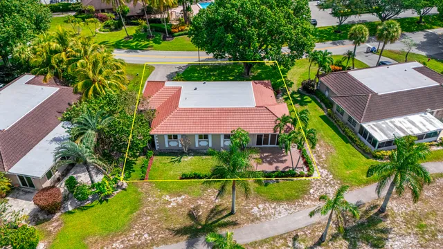 $549,999 | 3011 North Palm Aire Drive, Pompano Beach, FL 33069