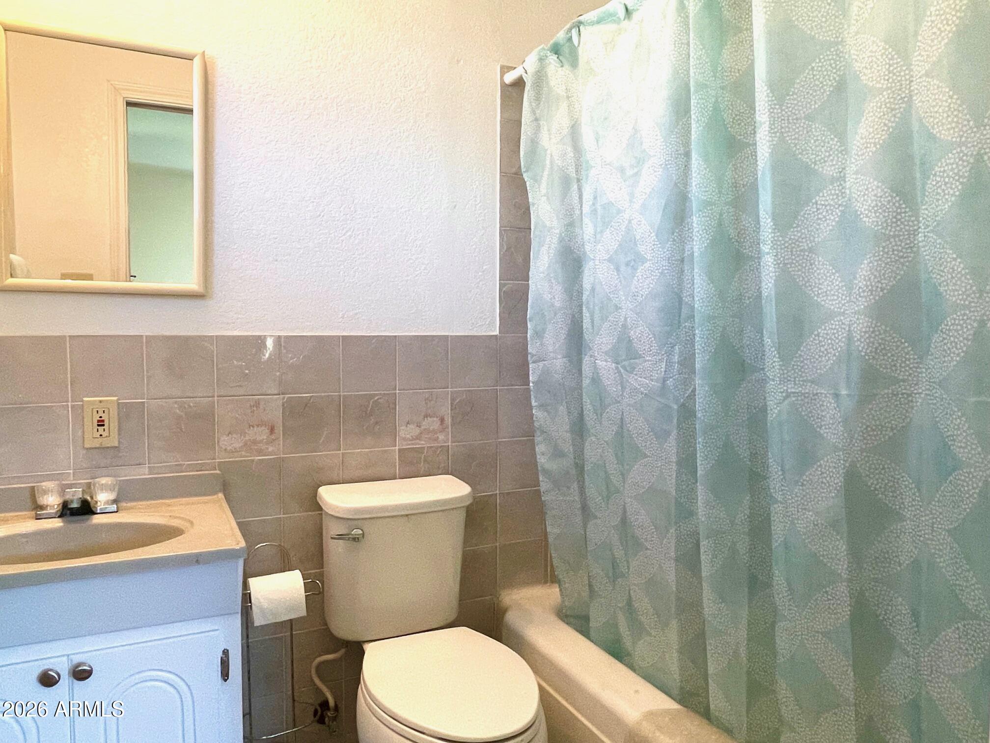 108 Nighthawk Avenue Bisbee, AZ 85603 - Photo 20 of 32 Primary Full Bathroom