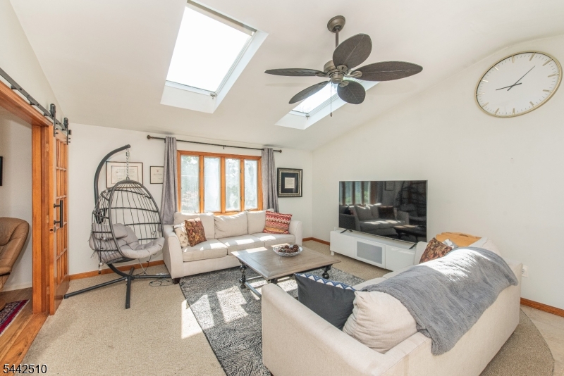 27 Mountain Road Rockaway, NJ 07866 - Photo 8 of 32