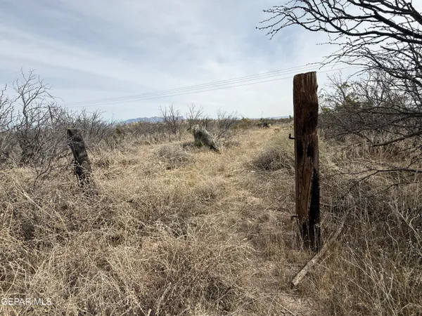 $98,000 | 88 Ranch Road 1576, Salt Flat, TX 79847