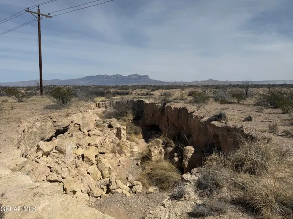 $98,000 | 88 Ranch Road 1576, Salt Flat, TX 79847