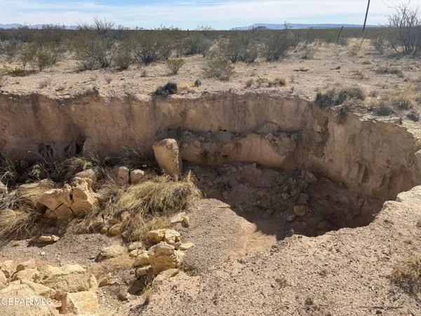 $98,000 | 88 Ranch Road 1576, Salt Flat, TX 79847