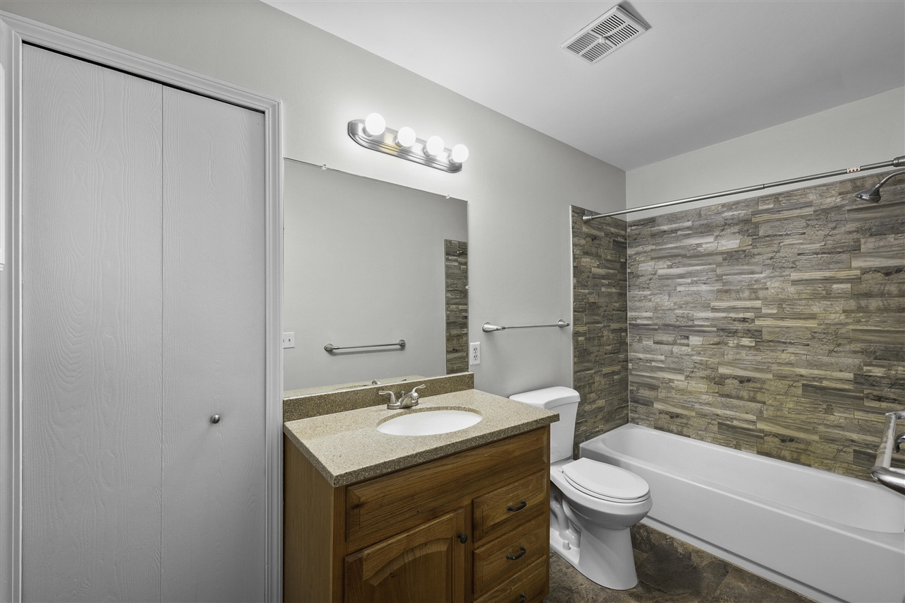 2245 South Commerce Road Walled Lake, MI 48390 - Photo 13 of 24