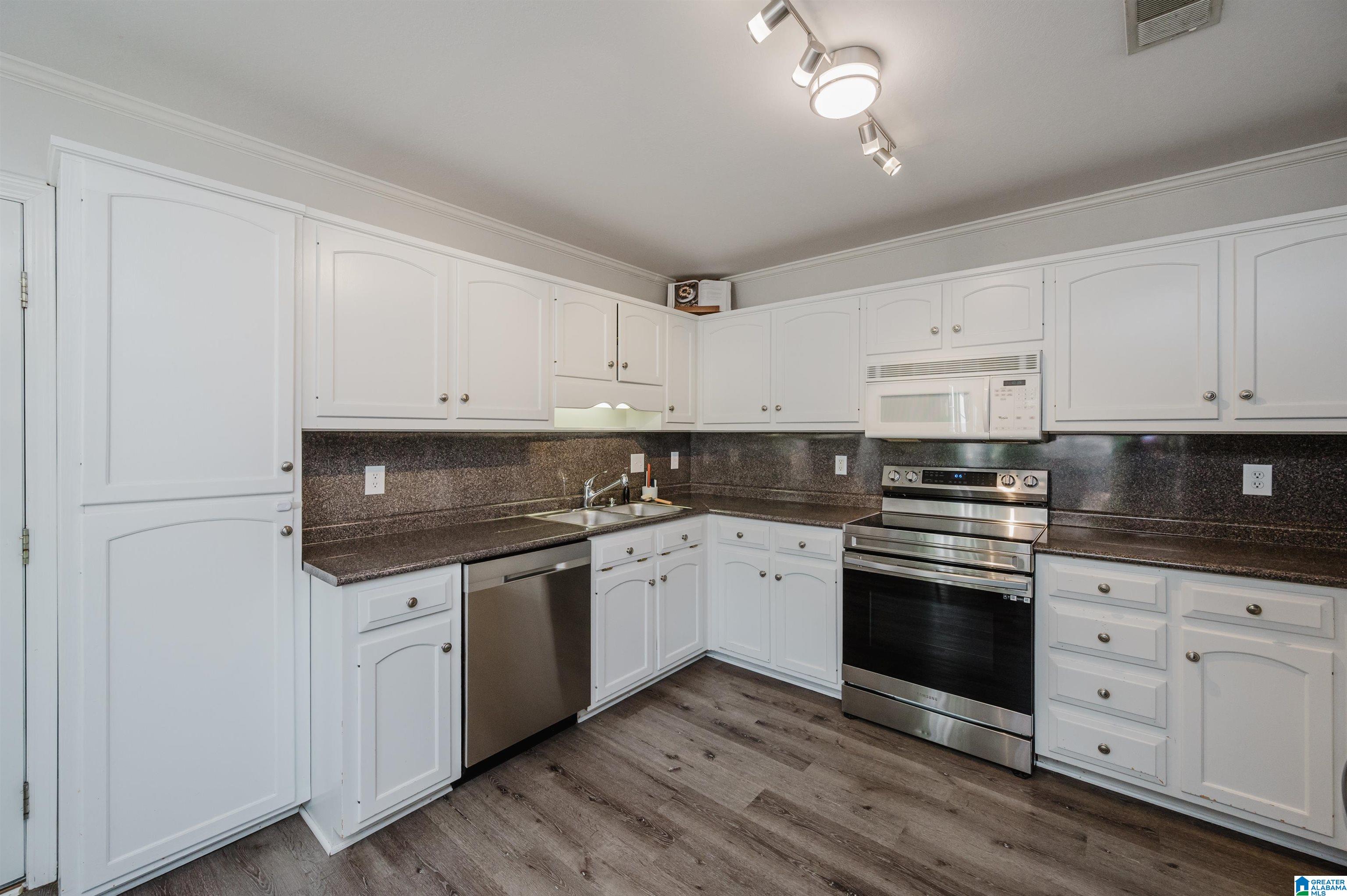 115 Bell Circle Alabaster, AL 35007 - Photo 10 of 38
