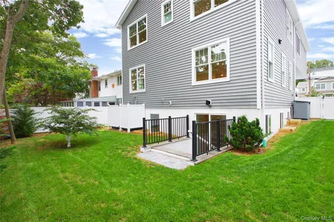$1,995,000 | 46 Linwood Road North, Unit A AND B, Port Washington, NY 11050
