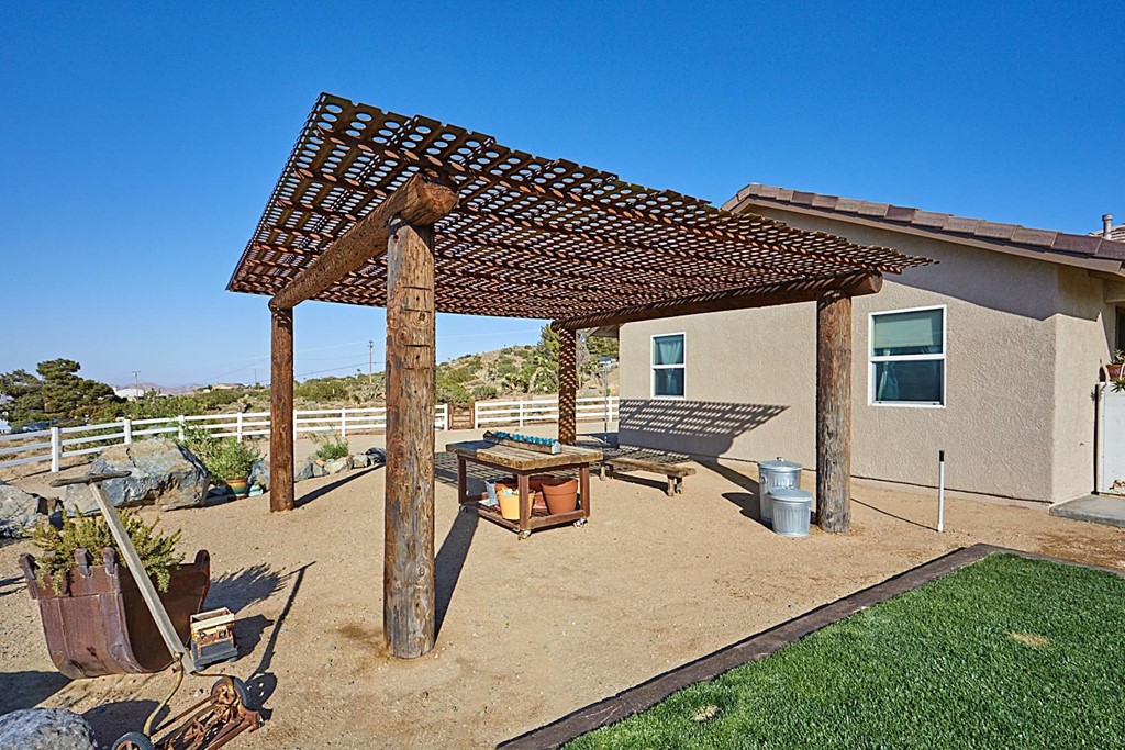 9019 Agave Road Apple Valley, CA 92308 - Photo 22 of 74