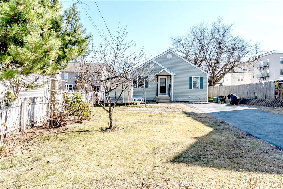 568 Grove Street Woonsocket, RI 02895 - Photo 2 of 14