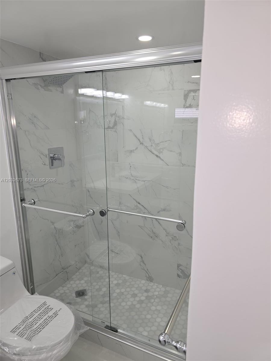 17021 North Bay Road, Unit 601 Sunny Isles Beach, FL 33160 - Photo 16 of 19