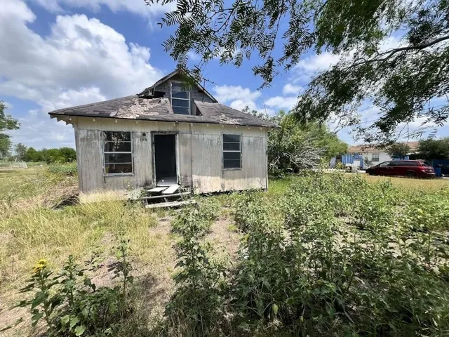 $38,799 | 123 West Oregon Street, Bishop, TX 78343