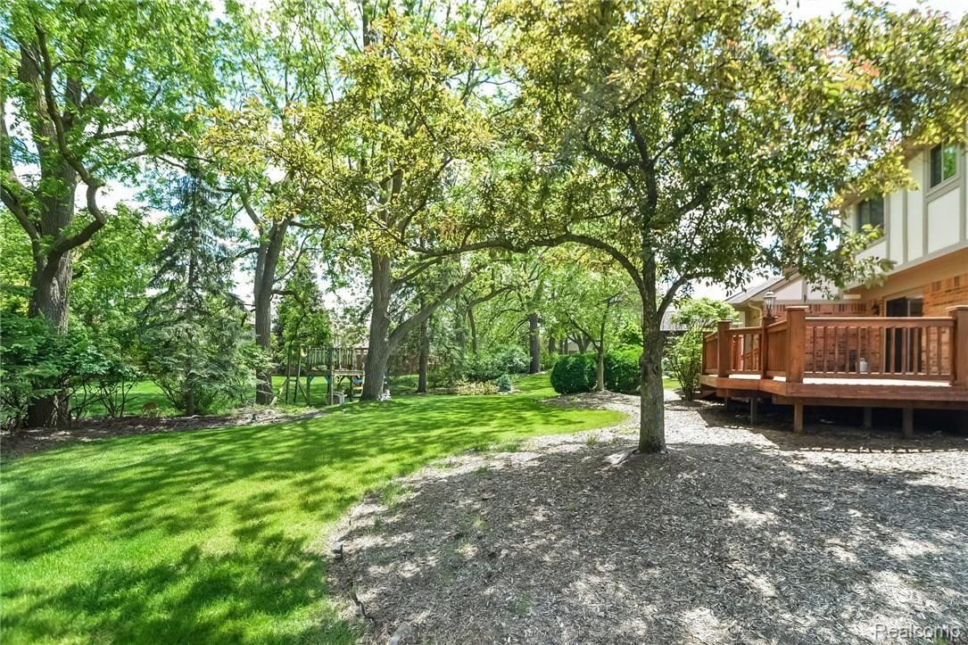580 Sunlight Drive Rochester, MI 48309 - Photo 40 of 43 053-Rear_View-4271354-medium.jpg