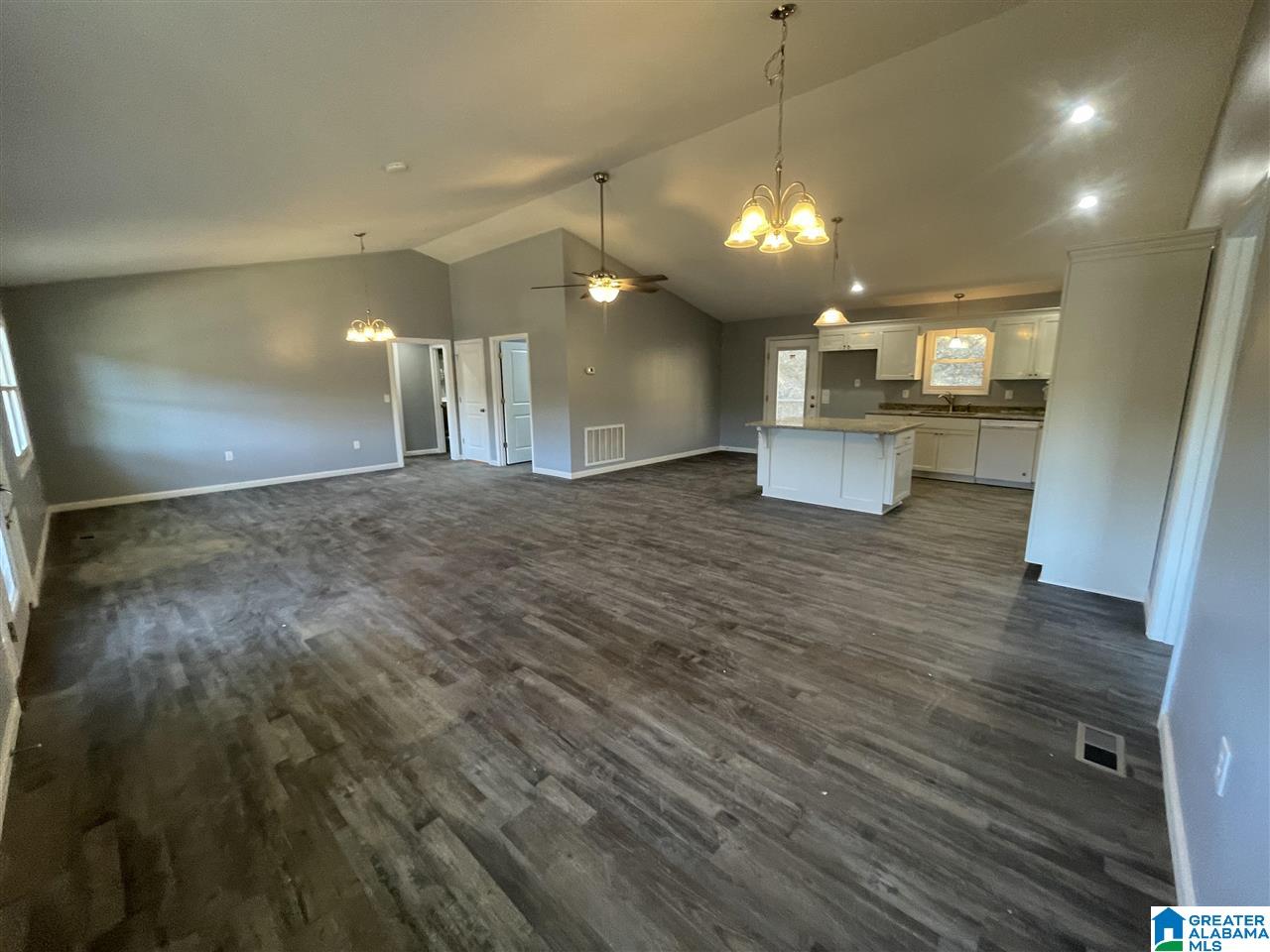 438 Lakeshore Circle Warrior, AL 35180 - Photo 7 of 38