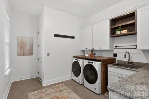 $1,500,000 | 400 Wheatberry Hill Drive, Matthews, NC 28104