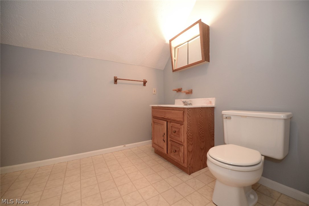 8073 South Cleveland Massillon Road Clinton, OH 44216 - Photo 27 of 35 17x9 2nd floor bath