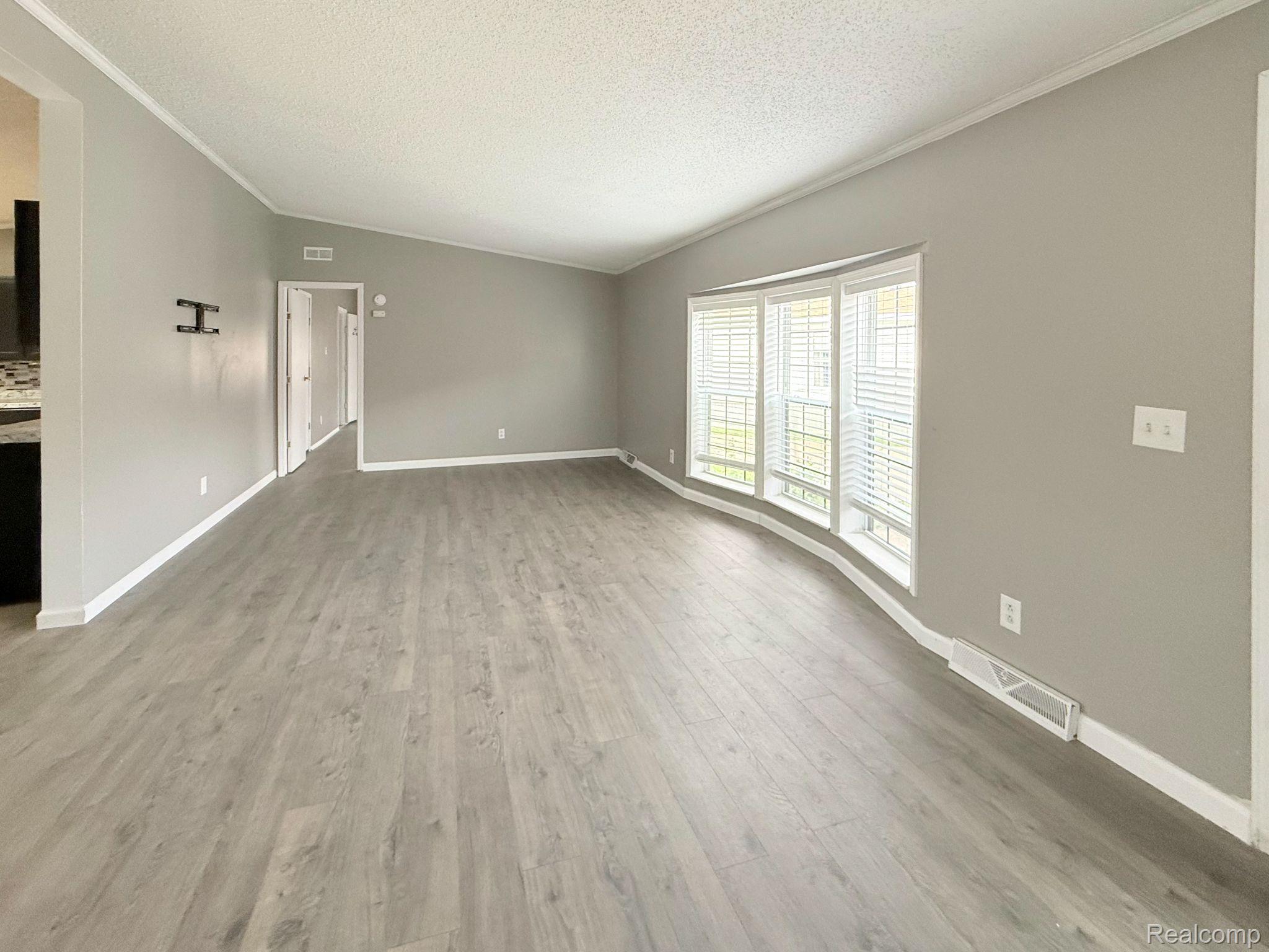 6255 Telegraph Road, Unit 214 Erie, MI 48133 - Photo 6 of 32 IMG_0836.JPG