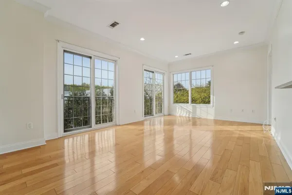 $4,700 | 1212 The Plaza, Unit 1212, Tenafly, NJ 07670