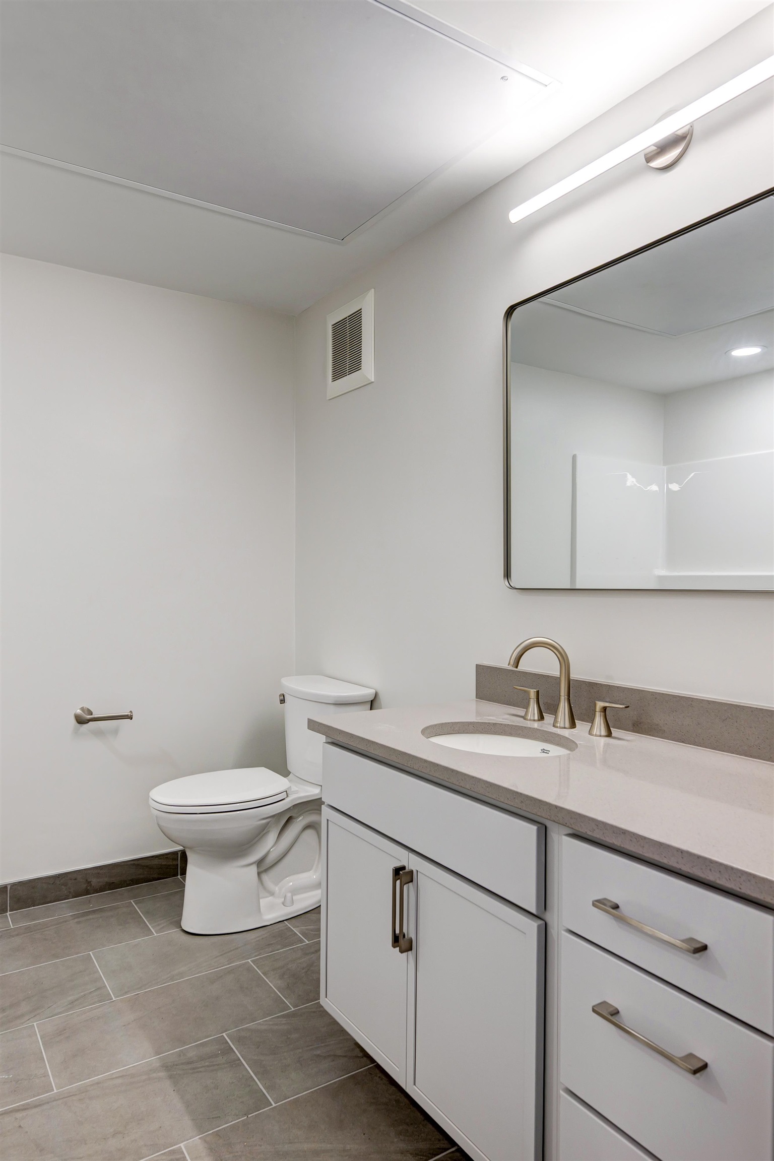2059 Lafayette Road, Unit 204 Portsmouth, NH 03801 - Photo 7 of 36