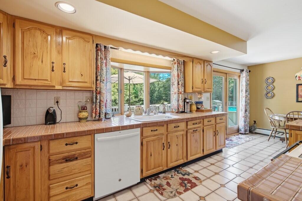 13 Belgrade Road Manchester, ME 04351 - Photo 11 of 46 7